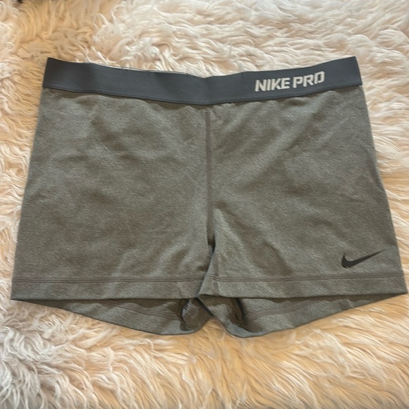 Nike Pro 3” Women’s Compression Shorts, Grey, Size XL - Picture 1 of 9